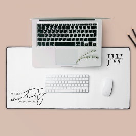 Alfrombrillas De Escritorio Iniciales minimalistas de Monograma en blanco y ne