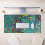 Alfrombrillas De Escritorio Jardín de granja con girasoles, Gustav Klimt<br><div class="desc">Gustav Klimt (14 de julio de 1862 - 6 de febrero de 1918) era un pintor simbolista austríaco y uno de los miembros más destacados del movimiento secesión de Viena. Klimt es conocido por sus pinturas, murales, bocetos y otros objetos artísticos. Además de sus obras figurativas, que incluyen alegorías y...</div>