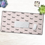 Alfrombrillas De Escritorio Logotipo simple Patrón comercial Rubor Rosa<br><div class="desc">Diseño de logotipo sencillo para fomentar la lealtad de la marca y promover su pequeña empresa. Reemplace el logotipo por el suyo propio y cambie el color de fondo de la Herramienta de diseño a personalizar.</div>