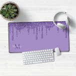 Alfrombrillas De Escritorio Moda Perforaciones Purpurinas de espuma púrpura Mo<br><div class="desc">Moda Purpurina Purple Sparkle Drips Monograma Mouse Pad Desk Mat con nuestro moderno purpurina de moda gotea en lujoso morado. Póngase en contacto con nosotros en cedarandstring@gmail.com si necesita ayuda con el diseño o productos de coincidencia.</div>