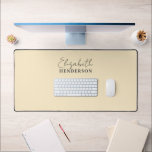 Alfrombrillas De Escritorio Monograma caligrafía amarillo giratorio<br><div class="desc">Desk Mat presenta un dúo de fuentes de caligrafía moderna y un elegante tipo de letra serif.</div>