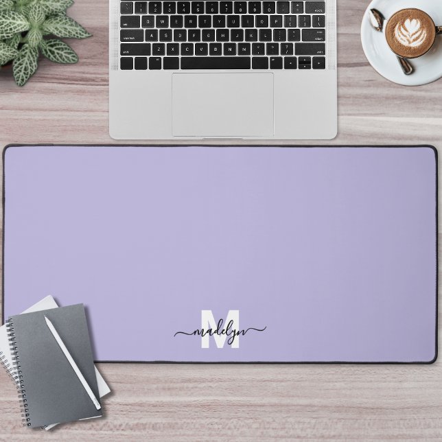 Alfrombrillas De Escritorio Monograma de nombre de guión púrpura (Purple Script Name Monogram Desk Mat)
