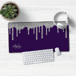 Alfrombrillas De Escritorio Monograma de Purpurinas de espuma morada y platead<br><div class="desc">El Purpurina de espuma morada y plateada gotea mochila monograma para el ratón para la mochila con nuestro purpurina de moda gotea en plata sobre un fondo real morado. Póngase en contacto con nosotros en cedarandstring@gmail.com si necesita ayuda con el diseño o productos de coincidencia.</div>
