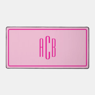 Alfrombrillas De Escritorio Monograma simple de tres letras en rosa caliente