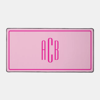 Alfrombrillas De Escritorio Monograma simple de tres letras en rosa caliente