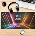 Alfrombrillas De Escritorio Neon Lights Gaming Gamer Social Media Personalizad<br><div class="desc">Neon Lights Gaming Gamer Social Media Personalized Name Desk Mat incluye luces de neón con tu nombre, identificador de medios sociales e iconos con tu sitio web debajo. Un regalo perfecto para los jugadores. Regale un fabuloso personalizado hecho regalo a la familia y amigos por cumpleaños, Navidades, vacaciones, Día del...</div>