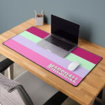 Alfrombrillas De Escritorio Nombre del patrón de rayas púrpura rosadas de colo<br><div class="desc">Agregue un toque personalizado a su área de trabajo con la alfombra de escritorio de nombres de patrones de bandas rosadas, verdes y moradas. Con un diseño elegante a rayas en tonos vivos, esta alfombra proporciona una superficie suave para el teclado y el ratón, mientras que mejora su escritorio con...</div>