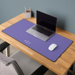 Alfrombrillas De Escritorio Oficina minimalista de Perwinkle Purple Two Monogr<br><div class="desc">Minimalista Perwinkle Purple Two Monogram Office Desk Mat</div>