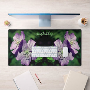 Alfrombrillas De Escritorio Par de flores moradas geranianas personalizado