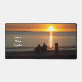 Alfrombrillas De Escritorio Pareja Sentada En El Escritorio De Florida