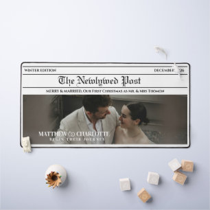 Alfrombrillas De Escritorio Periódico Foto de Feliz y Casada