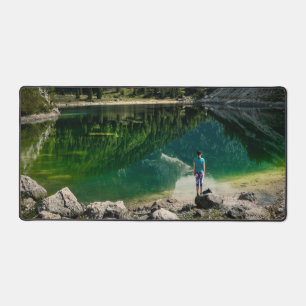 Alfrombrillas De Escritorio Persona en el lago de montaña