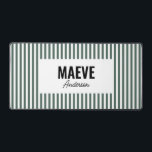 Alfrombrillas De Escritorio rayas verdes y blancas personalizadas elegante<br><div class="desc">Moderna tipografía minimalista giratoria tira verde y blanca elegante diseño único y personalizado de mesa de regalo.</div>