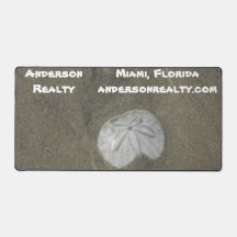 Realtor de ventas inmobiliarias en la costa del dó