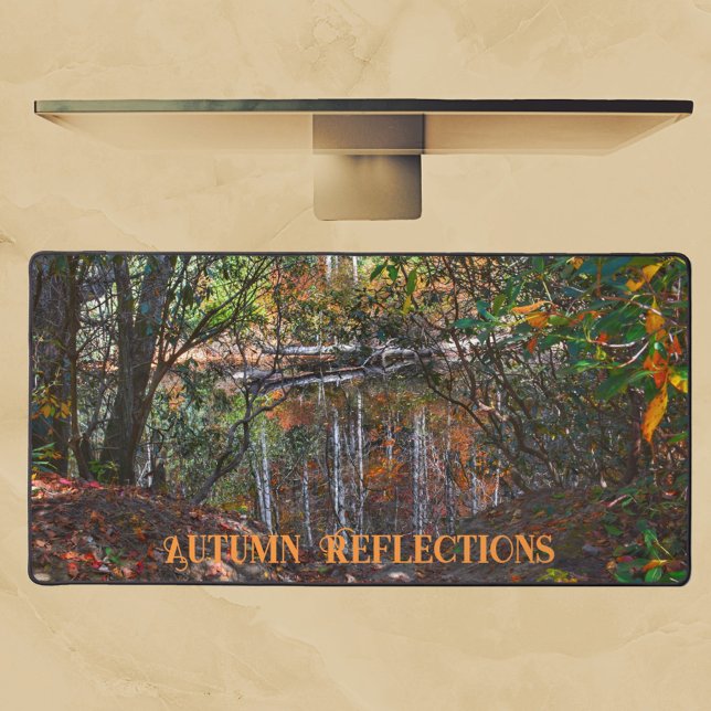 Alfrombrillas De Escritorio Reflexiones otoñales Fotografía del río de montaña (Subido por el creador)