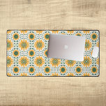 Alfrombrillas De Escritorio Retro Mid Century Daisy Yellow Green<br><div class="desc">Este diseño se puede personalizar eligiendo la opción Editar diseño. También puede transferir a otros artículos. Póngase en contacto conmigo en colorflowcreations@gmail.com o utilice la opción de chat en la parte superior de la página si desea tener este diseño en otro producto o necesita ayuda con este diseño. Ver más...</div>