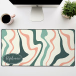 Alfrombrillas De Escritorio Retro Moderno Resumen De Mármol Swirl Pink And Min<br><div class="desc">Sumérjase en una danza de colores con nuestro Abstract Retro Moderno Patrón de Ola de Mármol Líquido. Evocando la fluidez dinámica de las superficies de mármol y la encantadora estética del diseño retro-moderno, este patrón es una fiesta para los ojos. Una sinfonía de colores vibrantes gira y fluye en movimientos...</div>
