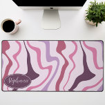 Alfrombrillas De Escritorio Retro Moderno Resumen Marble Swirl Purple Mauve<br><div class="desc">Sumérjase en una danza de colores con nuestro Abstract Retro Moderno Patrón de Ola de Mármol Líquido. Evocando la fluidez dinámica de las superficies de mármol y la encantadora estética del diseño retro-moderno, este patrón es una fiesta para los ojos. Una sinfonía de colores vibrantes gira y fluye en movimientos...</div>