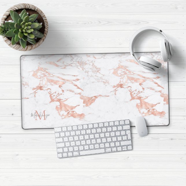 Alfrombrillas De Escritorio Rosa elegante Relieve metalizado dorado Monograma  (Chic Rose Gold Marble Desk Mat Mouse Pad)