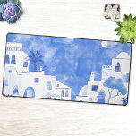 Alfrombrillas De Escritorio Santorini Grecia Watercolor Azul Blanco<br><div class="desc">Un moderno y contemporáneo cuadro acuático azul y blanco de Oia en la impresionante isla griega de Santorini. Arte original de Nic Squirrell.</div>