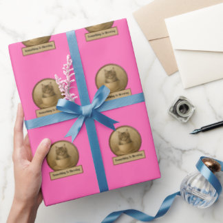 Algo está hirviendo rosa caliente papel de regalo 