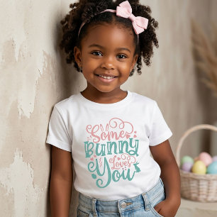 Algun Conejito Te Ama Camiseta de Pascua para Niño