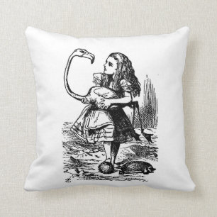 Alicia con la almohada del flamenco