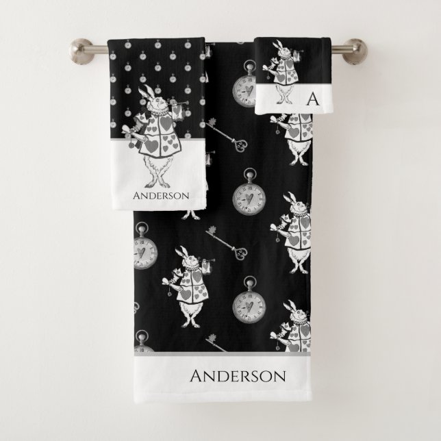 Alicia en el baño negro de conejo blanco de maravi (In situ)