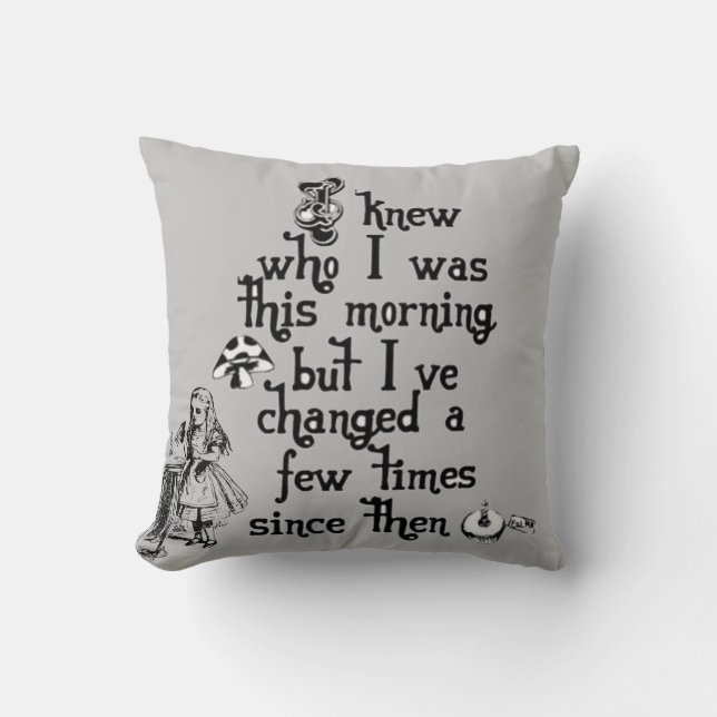 Alicia en el Cojín decorativo del país de las mara (Anverso)