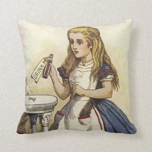 Alicia en el país de las maravillas y la almohada