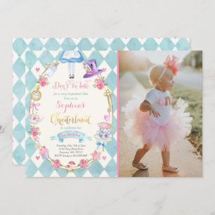 Alicia en fiesta del té de la invitación del