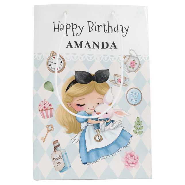 Alicia en la bolsa de regalo de cumpleaños de Mara (Anverso)