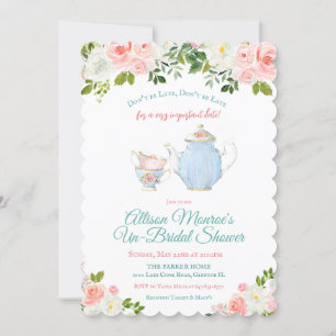 Alicia en la invitación a la tetera vintage del pa