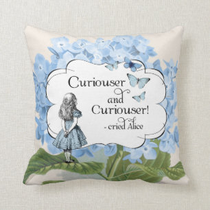 Alicia en una almohada más curiosa del Hydrangea