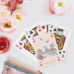 Alicia vintage en carta de juego de Fiesta de té d<br><div class="desc">Alicia vintage de diseño bello en las cartas de juego con temática de Wonderland. Perfecto para un boda con temática Alicia en el País de las Maravillas. Hemos restaurado meticulosamente la emblemática mesa de fiesta de té y ilustraciones de personajes de Alice in Wonderland esbozándolos a mano y llevándolos a...</div>