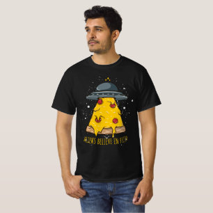 Alien cree en camiseta pizza