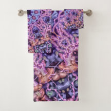 Alien Kaleidoscopic Mandala morado intrincado