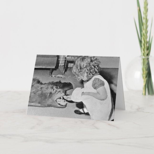 Alimentando la tarjeta de felicitación para el oso (Anverso)