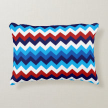 Almohada acentuada de los Chevrons azul blanco roj