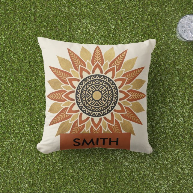 Almohada Afrohemiana Personalizada con Apellido y  (Césped)