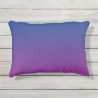 Almohada al aire libre azul marino y púrpura de