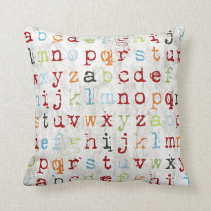Almohada alpaca cubierta con abc