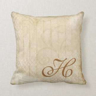Almohada apenada de la decoración del monograma