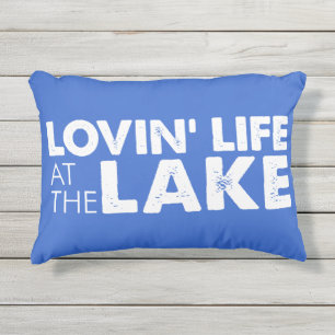 Almohada azul al aire libre de la vida del lago