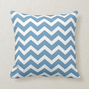 Almohada azul de la raya de Chevron del invierno