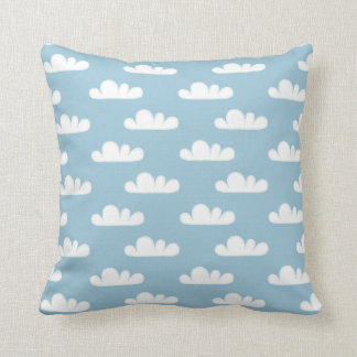 Almohada azul del modelo de las nubes