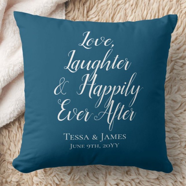 Almohada azul náutica para tirar con 'Felices para ("Everyday is abundantly beautiful." 
Sincerely Best Wishes from Lucky Design World)
