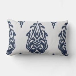 Almohada azul y blanca del damasco elegante