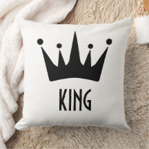 Almohada Blanca con Texto Rey Corona Negra Persona