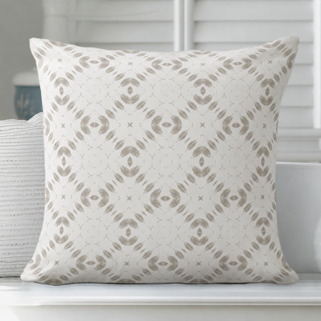 Almohada Blanca Costera Moderna para Lanzar (White and neutral modern coastal throw pillow by Totally Coast)
